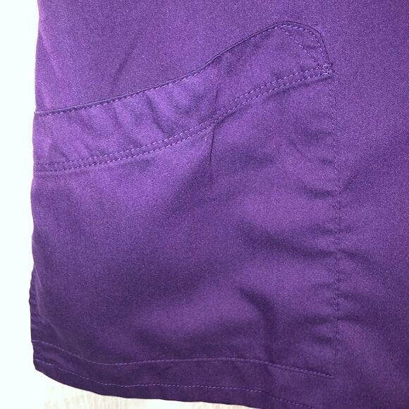 Grey’s Anatomy M Deep Purple Plum Scrub Top - Picture 7 of 15